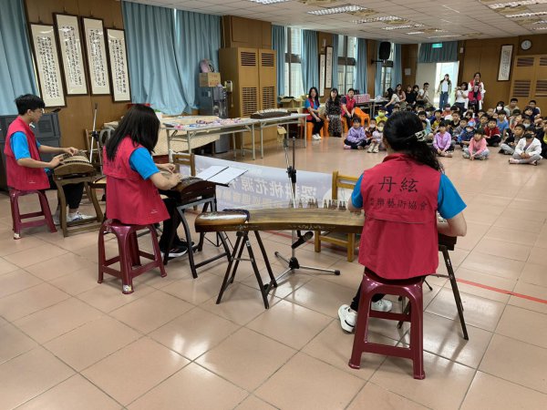 丹絃音樂藝術協會到校演奏