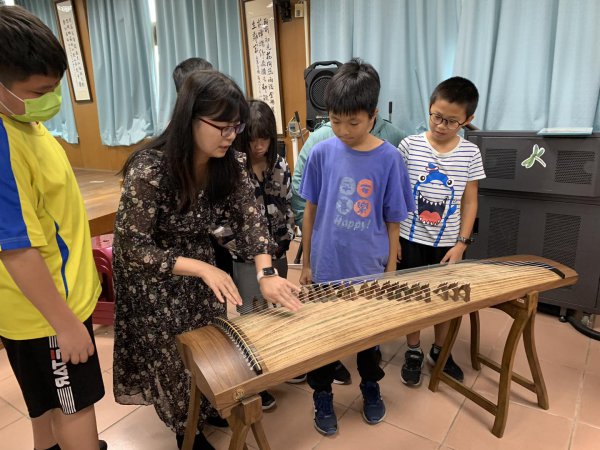 丹絃音樂藝術協會到校演奏