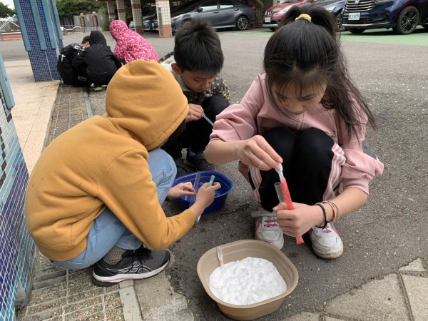 探索科學樂趣：小小愛因斯坦養成記